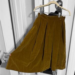 vintage gold high waisted skirt. Fits like XS. velvety feel. Excellent condition